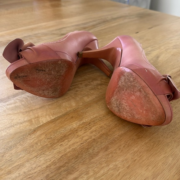 Miu Miu Peep-toe Bow Aged Pink Heels sz 39/ Us 8-8.5 ECU - Picture 13 of 16